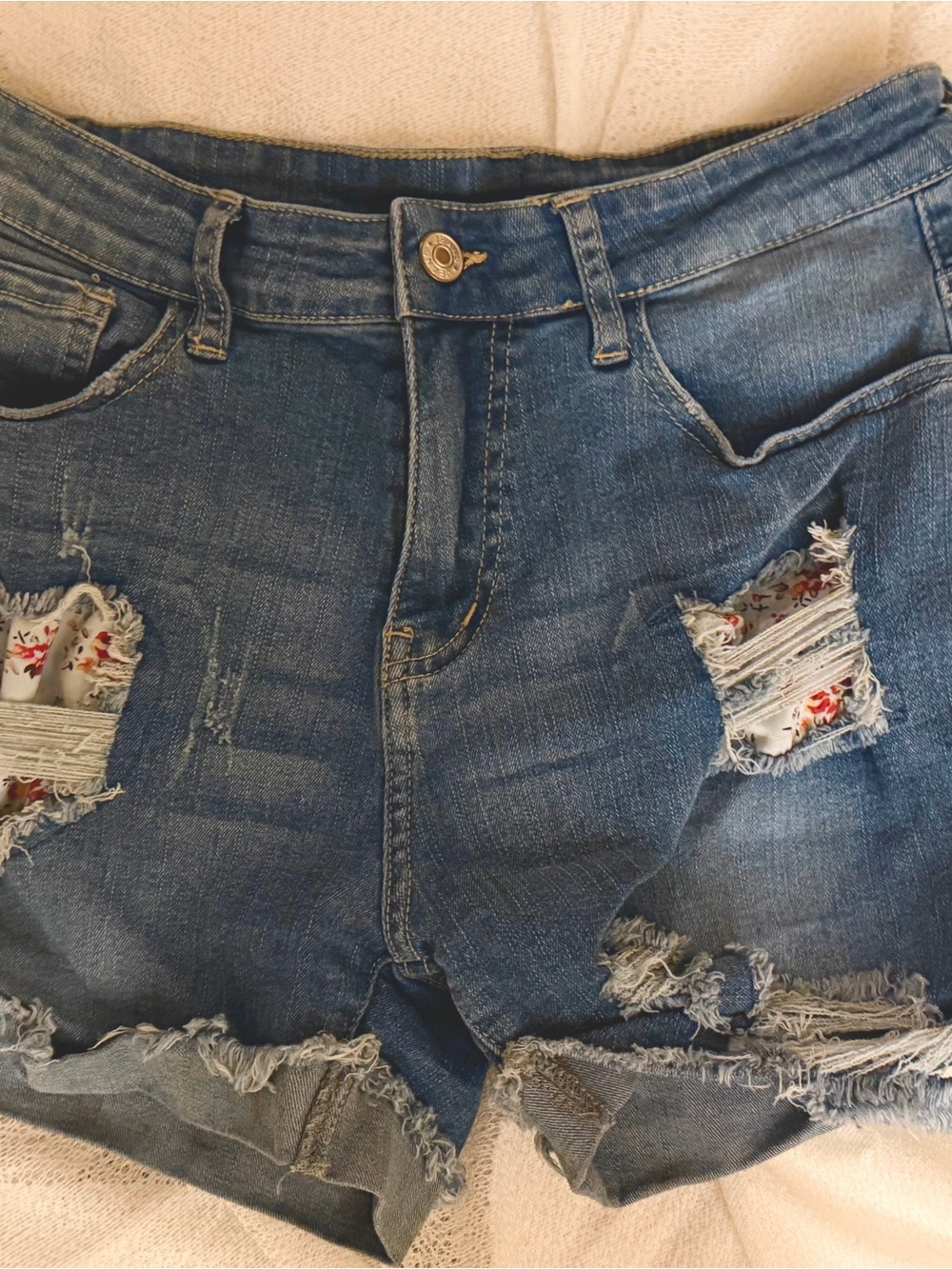 Distressed Floral Patch Denim Shorts - Medium Blue